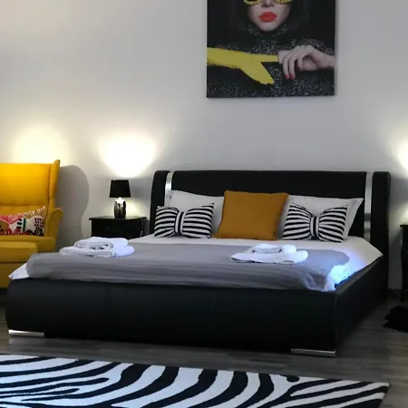 Apartment 9 Central *